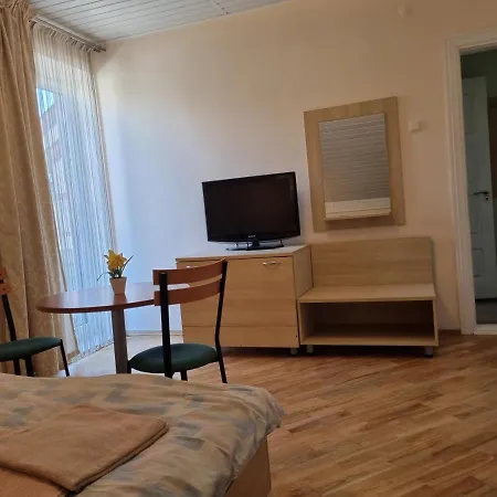 Livingpalanga Meta Su Balkonu * Połąga